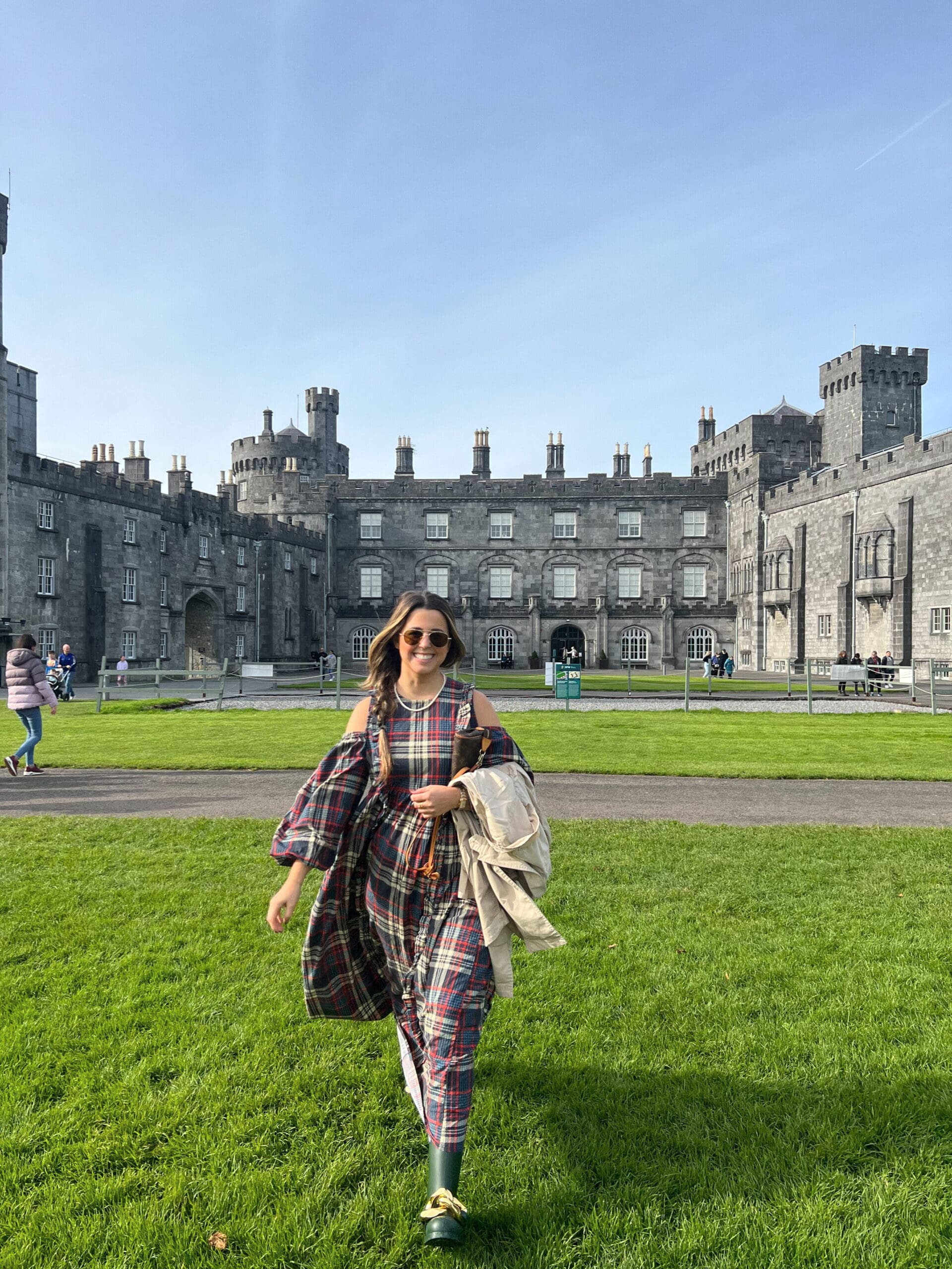 Edited in Tezza with: Grain, Blur, &amp; Brightness